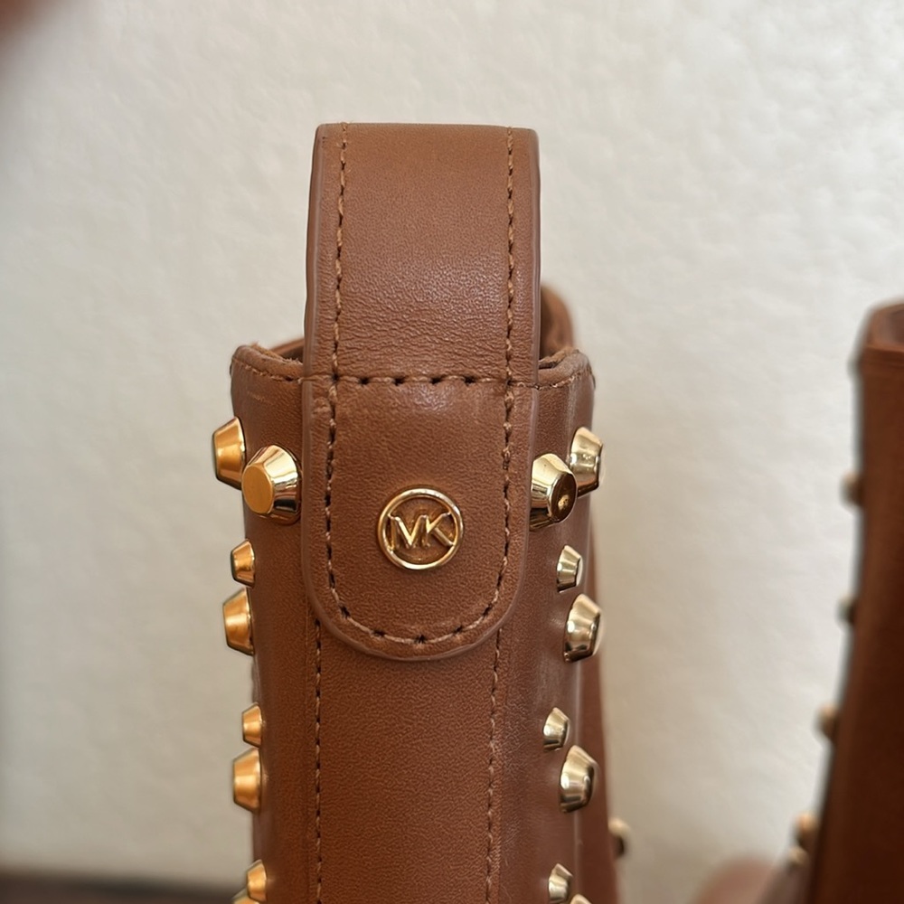 🆕 Michael Kors Kinlee Astor Studded Leather Ankle Boot - Picture 5 of 10